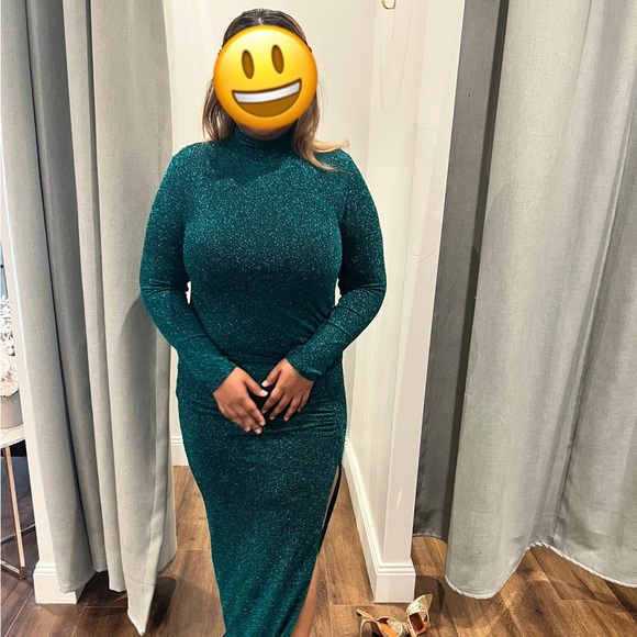 Emerald Dress by Elle Zeitoune. - Picture 2 of 2